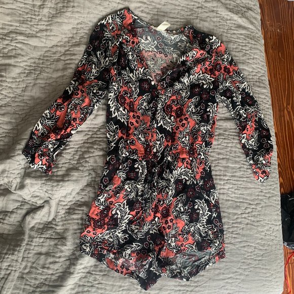 Floral Long sleeved Romper - Picture 1 of 1